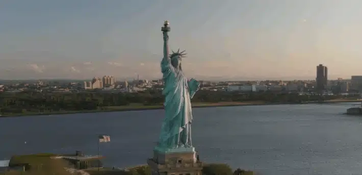 E10e40_0099d4143c46451fa8026891a9df9ece~mv2